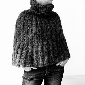 🐑 CRISTINA GAVIOLI Alpaca/Wool Blend Knit Shrug/Poncho in Charcoal, One Size